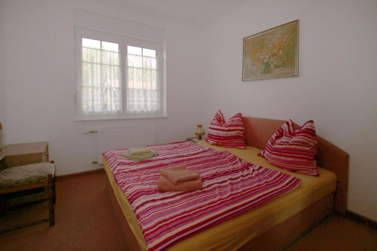 Ferienwohnung Julia FeWo Terrasse Apartment